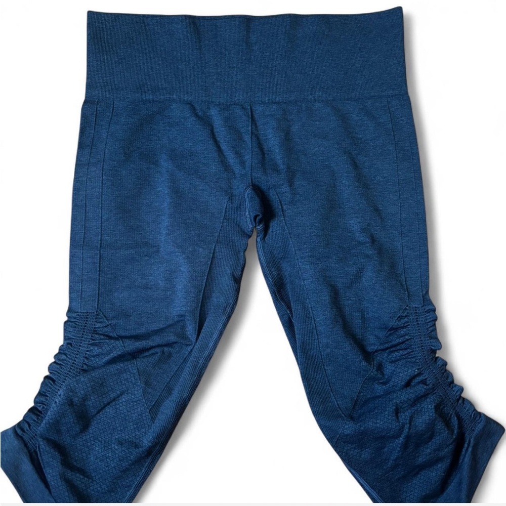 Lululemon In the Flow ll Cropped Capris